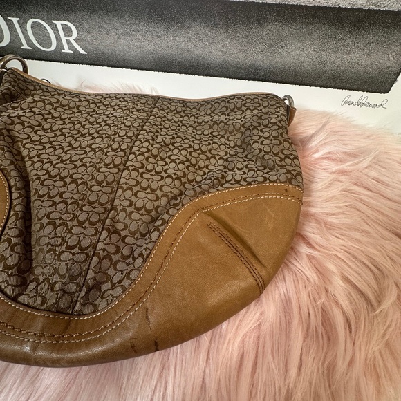 Coach 100% Authentic CC logo shoulder bag. Hobo - Picture 14 of 16